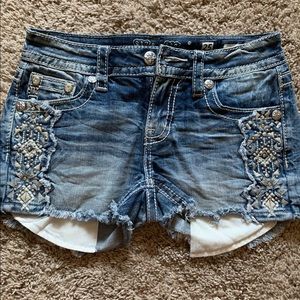Women’s shorts/jeans